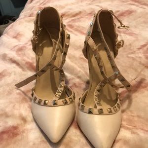 Size 7 nude heels